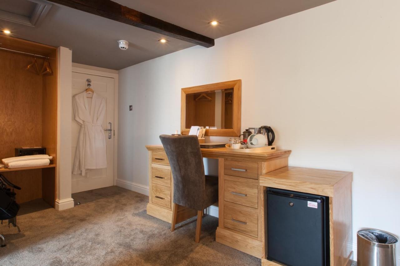 The At Inn