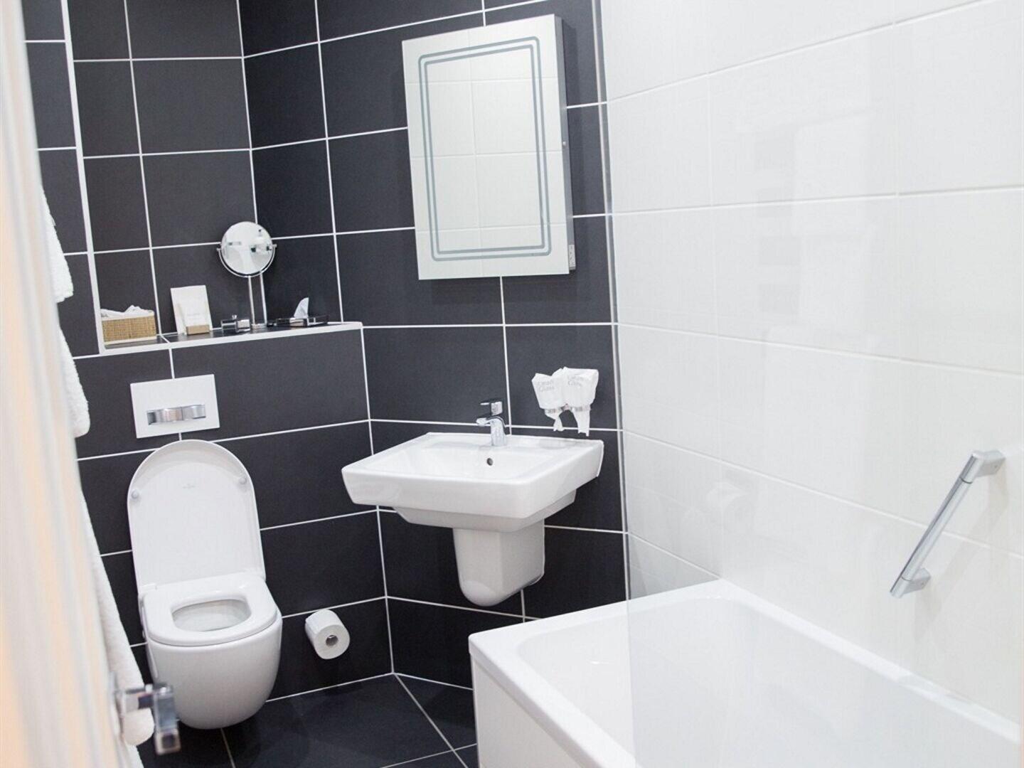 The At Inn 5*