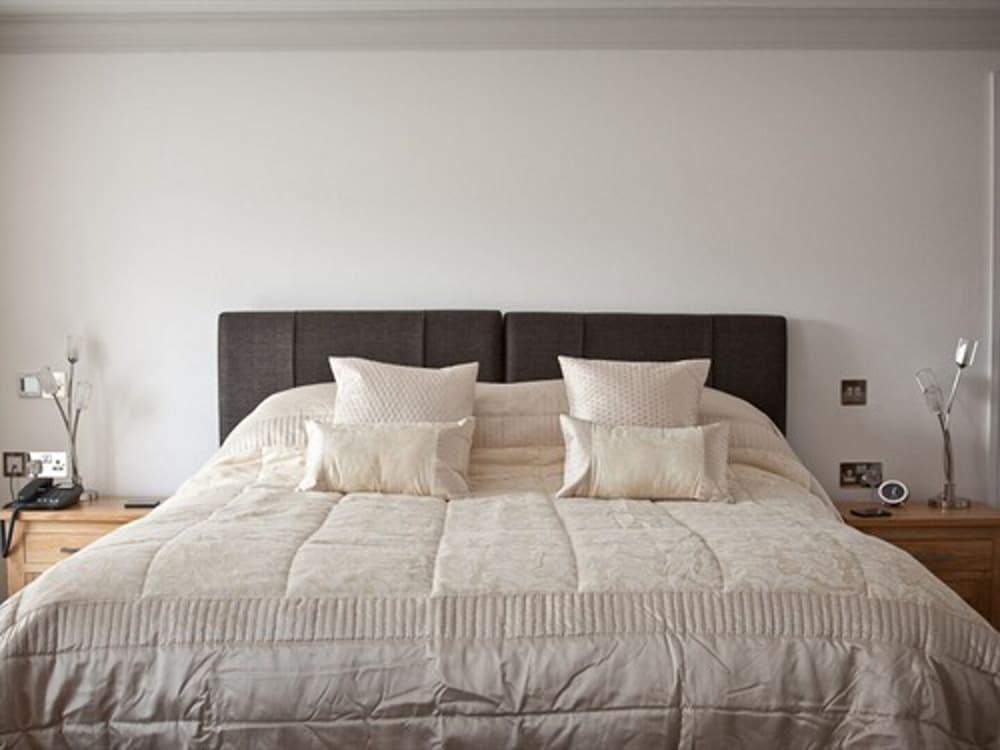 The At Brough Мини-отель 5*